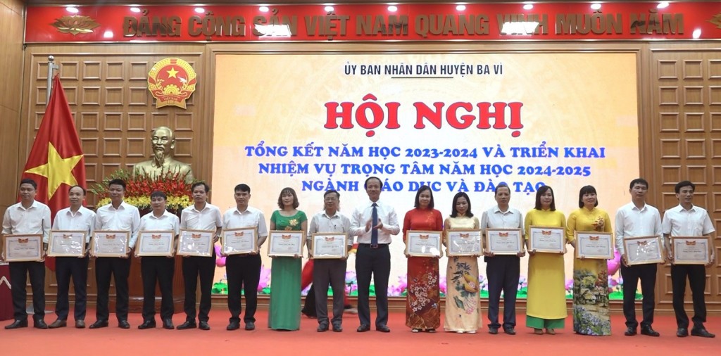 Huyện Ba Vì đẩy mạnh chuyển đổi số trong dạy và học