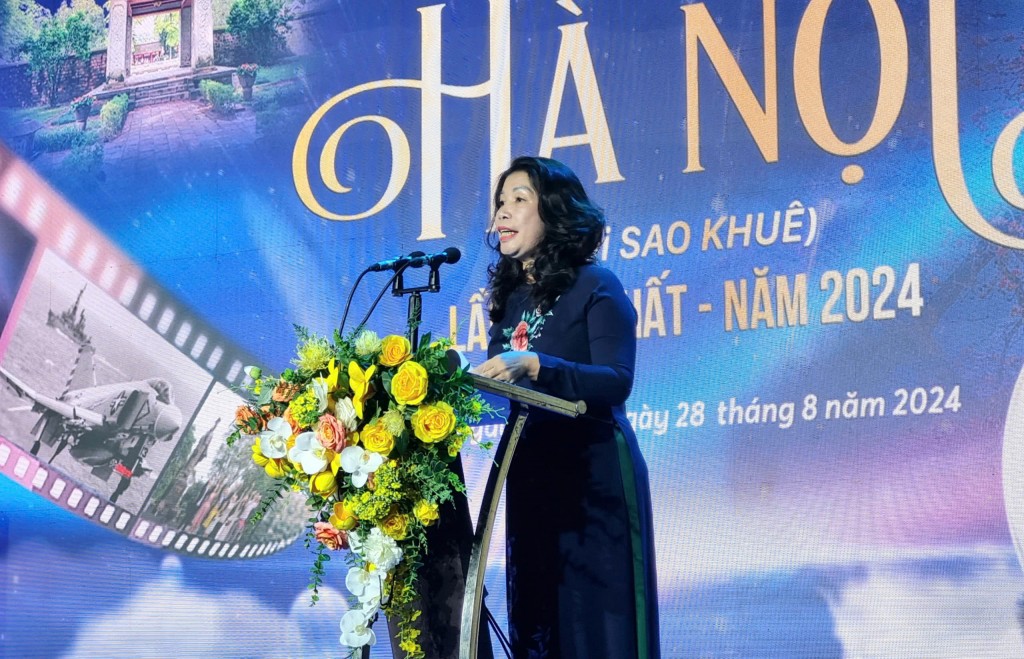 Đồng chí Trần Thị Vân Anh - Phó Giám đốc Sở Văn hóa và Thể thao Hà Nội phát biểu tại khai mạc Liên hoan phim