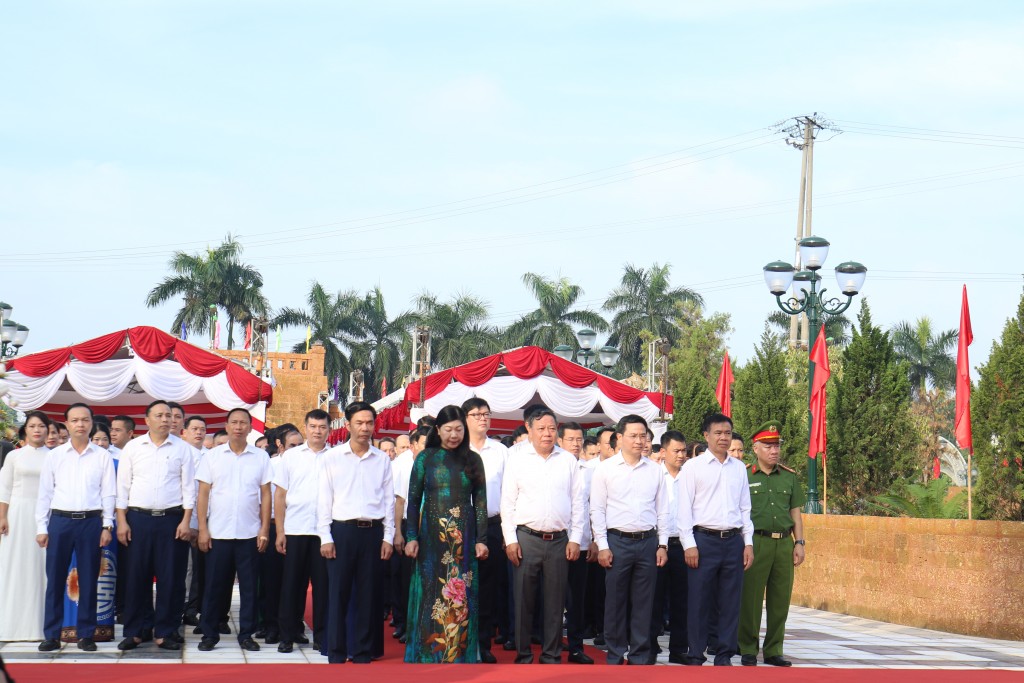 Thị xã Sơn Tây khánh thành công trình nghĩa trang liệt sỹ chào mừng 70 năm Giải phóng Thủ đô