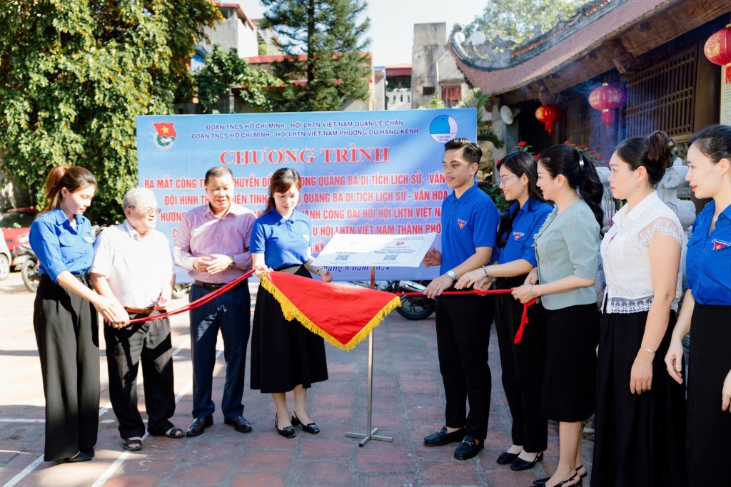 Lễ ra mắt công trình chuyển đổi số trong quảng bá di tích  lịch sử văn hóa đình Dư Hàng, Hải Phòng