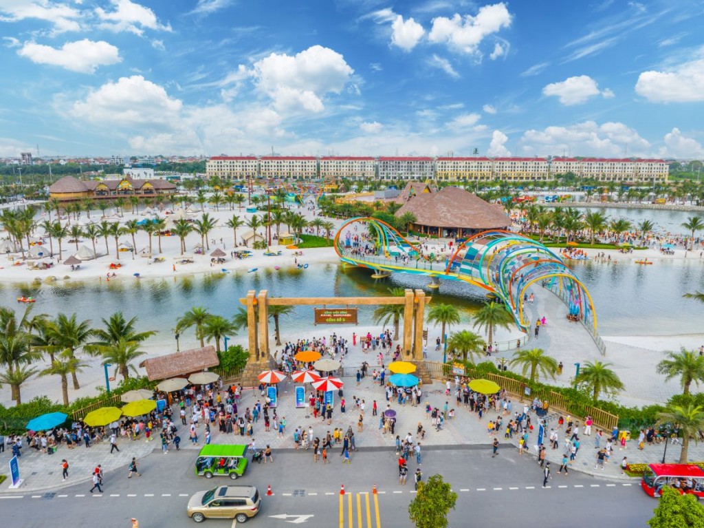 VinWonders Wave Park là tọa độ sôi động bậc nhất Vinhomes Ocean Park 2 mỗi dịp hè về