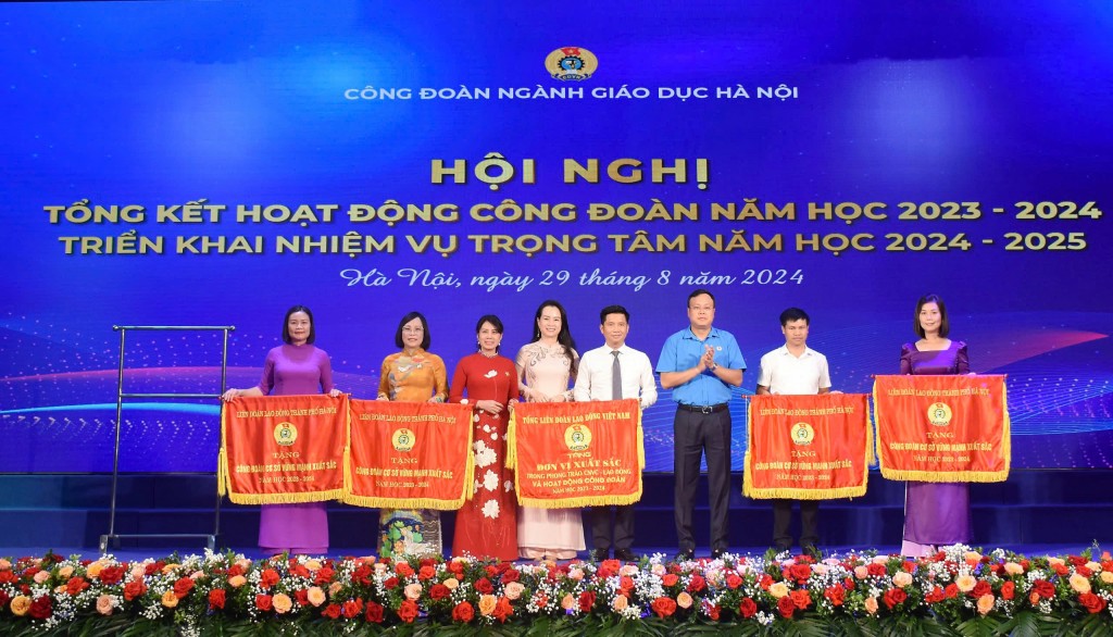 Công đoàn Giáo dục Hà Nội đẩy mạnh thực hiện phong trào thi đua