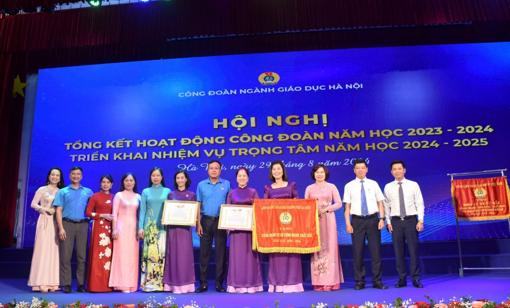 Công đoàn Giáo dục Hà Nội đẩy mạnh thực hiện phong trào thi đua