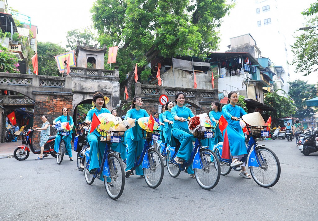 Ô Quan Chưởng được tô điểm bởi màu xanh hoà bình