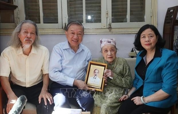 Tổng Bí thư, Chủ tịch nước Tô Lâm tri ân cố nhạc sĩ Văn Cao và cố hoạ sĩ Bùi Trang Chước
