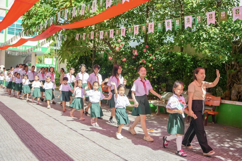 Tại các trường ở Đà Nẵng buổi lễ khai giảng diễn ra ngắn gọn, không thả bóng bay trong lễ khai giảng (Ảnh Đ.Minh)