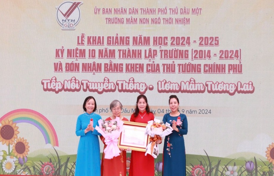 Trường Mầm non Ngô Thời Nhiệm nhận Bằng khen của Thủ tướng Chính phủ