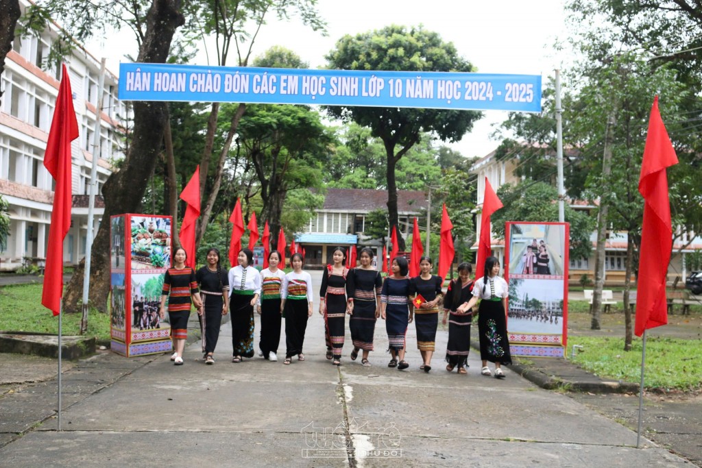 Kon Tum: Hơn 170 nghìn học sinh nô nức khai giảng năm học mới