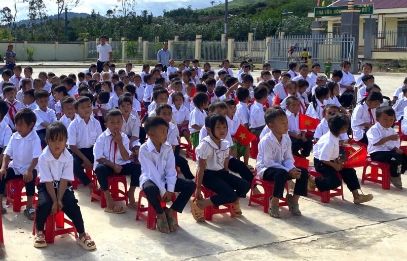 Học sinh vùng sâu vùng xa Krông Bông hân hoan đón năm học mới