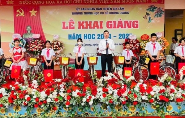 Học sinh Gia Lâm nô nức chào đón năm học mới