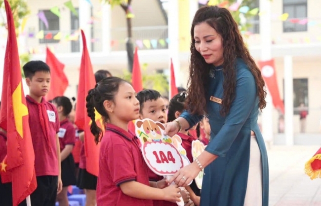 Thầy trò Thủ đô tưng bừng đón chào năm học mới