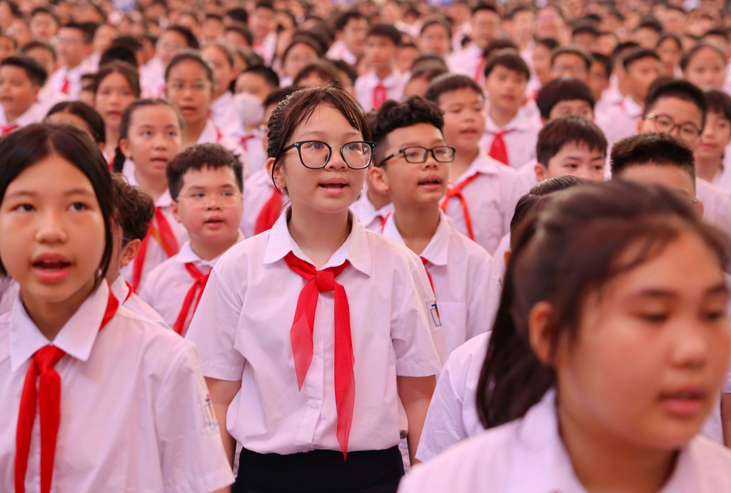 Trường Trung học cơ sở Trưng Vương tiếp tục đổi mới phương pháp dạy học, trên tinh thần tôn trọng sự sáng tạo của học sinh, nâng cao chất lượng giáo dục đại trà và chú trọng công tác đào tạo mũi nhọn, khuyến khích học sinh tham gia các cuộc thi học sinh giỏi trong nước và quốc tế Trường Trung học cơ sở Trưng Vương tiếp tục đổi mới phương pháp dạy học, trên tinh thần tôn trọng sự sáng tạo của học sinh, nâng cao chất lượng giáo dục đại trà và chú trọng công tác đào tạo mũi nhọn, khuyến khích học sinh tham gia các cuộc thi học sinh giỏi trong nước và quốc tế