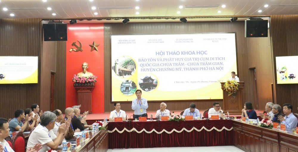 Quang cảnh Hội thảo khoa học “Bảo tồn và phát huy giá trị cụm di tích quốc gia chùa Trầm, chùa Trăm Gian, huyện Chương Mỹ, thành phố Hà Nội”.