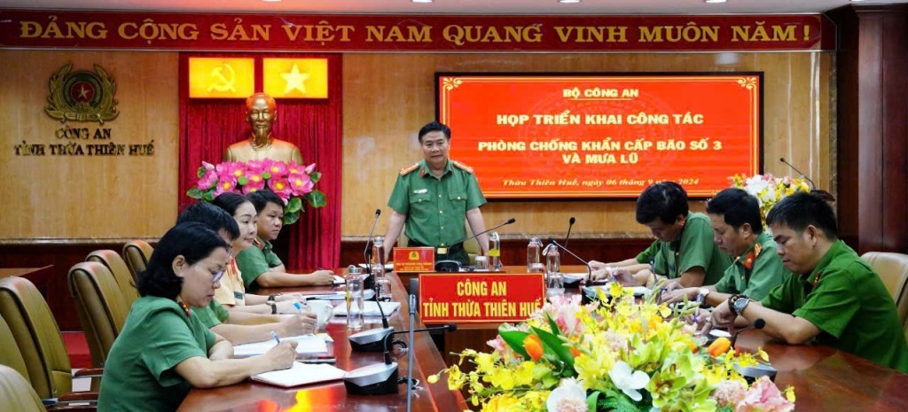 Công an tỉnh Thừa Thiên-Huế họp triển khai công tác phòng, chống khẩn cấp bão số 3 và mưa lũ