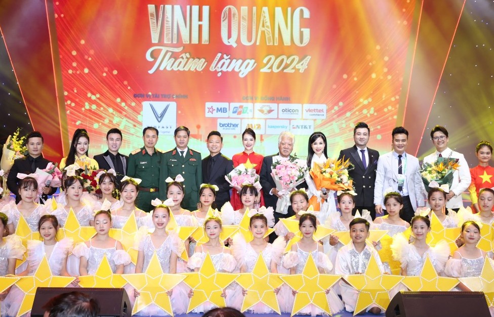 Hào hùng, sâu lắng chương trình nghệ thuật "Vinh quang thầm lặng 2024"