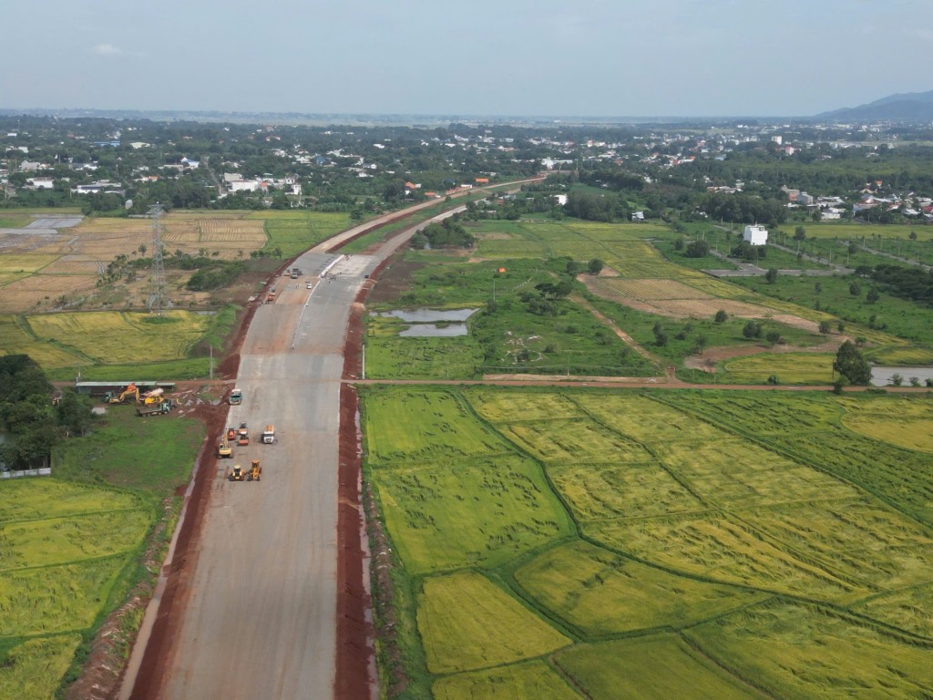 Cao tốc Biên Hòa - Vũng Tàu thành hình đẹp như 