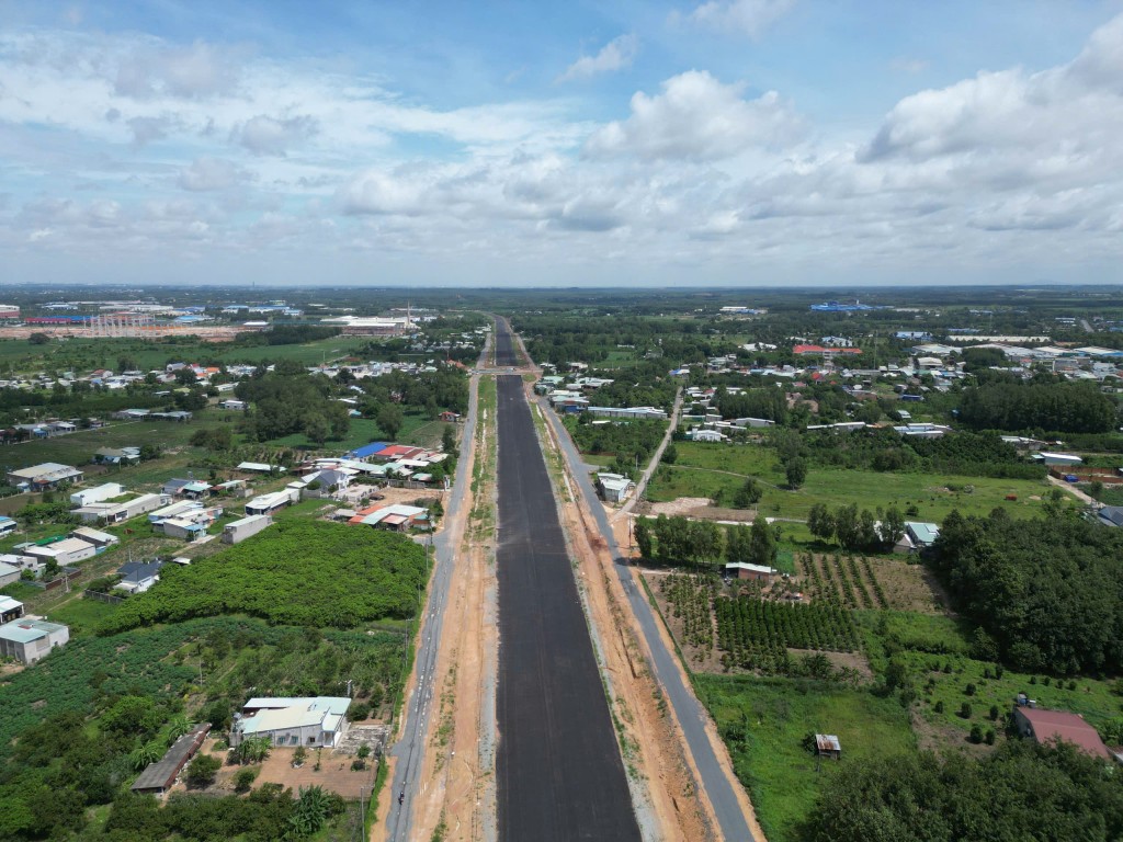 Cao tốc Biên Hòa - Vũng Tàu thành hình đẹp như 