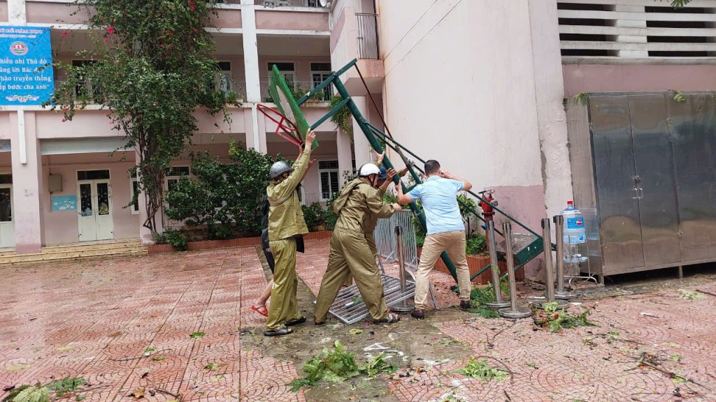 Học sinh là ưu tiên số một để các con được đến trường