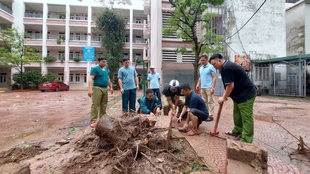 Học sinh là ưu tiên số một để các con được đến trường