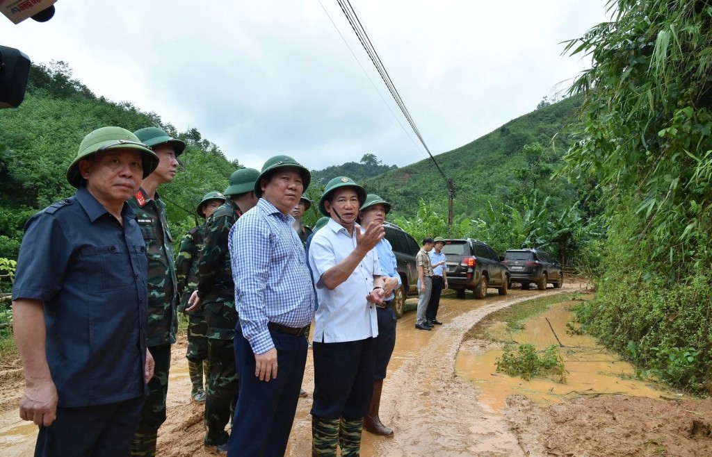 Hòa Bình cần khẩn trương khắc phục những điểm sạt lở trên các tuyến đường