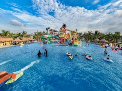 “Thế giới nước” sôi động 4 mùa tại thiên đường nghỉ dưỡng Vinhomes Ocean Park 3