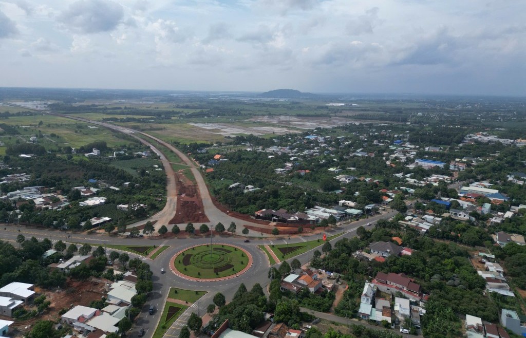 Cao tốc Biên Hòa - Vũng Tàu thành hình đẹp như "dải lụa"