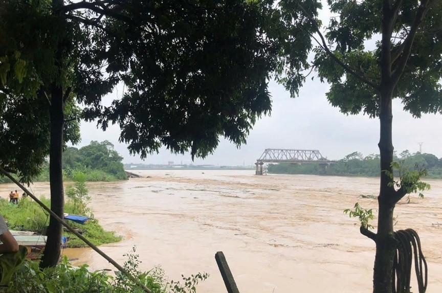 Tập trung khắc phục sự cố sập cầu Phong Châu, ứng phó, khắc phục hậu quả mưa lũ, sạt lở