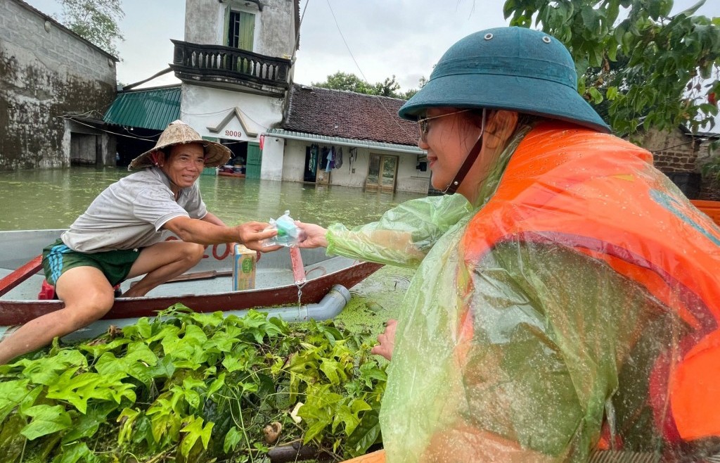 Khẩn trương cung cấp lương thực, nhu yếu phẩm cho người dân bị ảnh hưởng bởi bão số 3