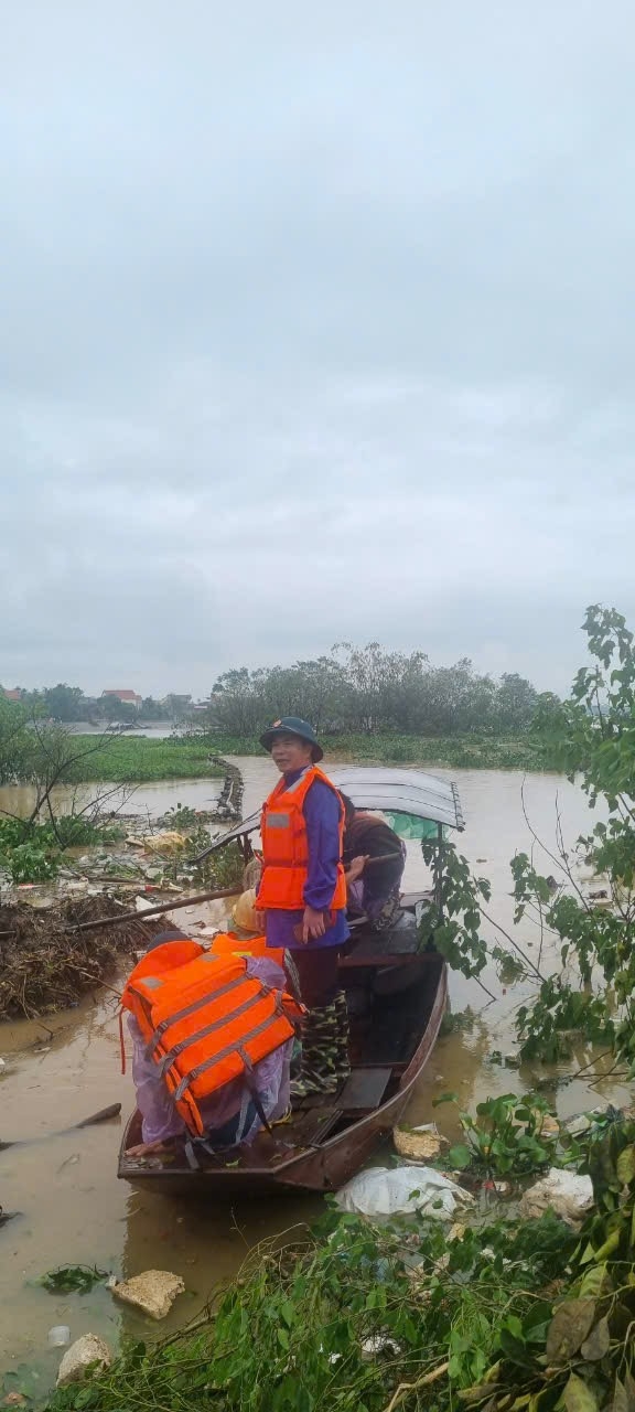 Huyện Mê Linh di dời người dân, tài sản đến nơi an toàn