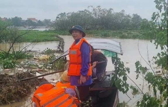 Huyện Mê Linh di dời người dân, tài sản đến nơi an toàn