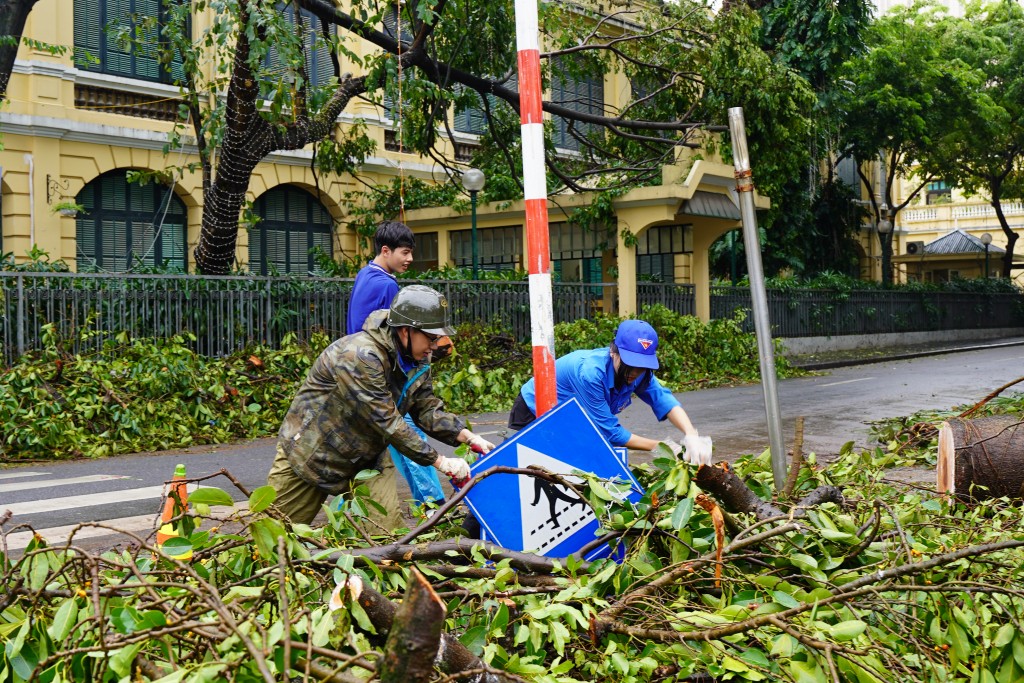 Thanh niên Thủ đô nỗ lực giúp Nhân dân ổn định cuộc sống