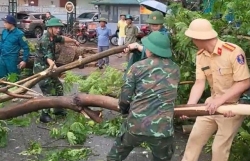 Nỗ lực ổn định cuộc sống Nhân dân sau bão, lũ