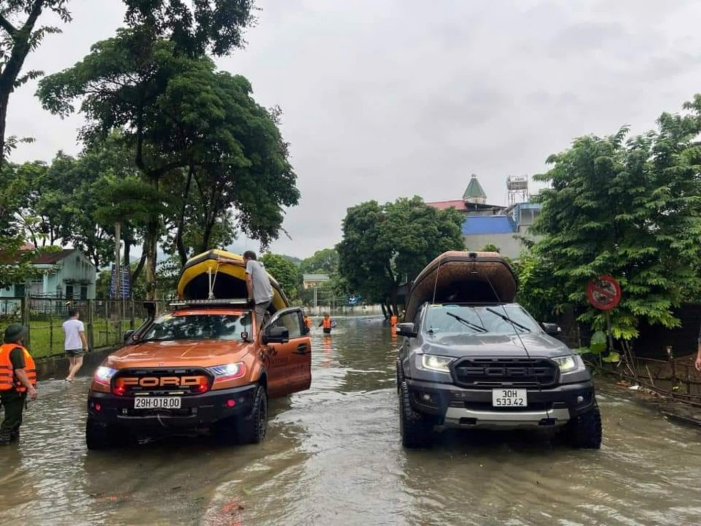 CLB Xuồng hơi cứu hộ thanh niên Hà Nội lên đường hỗ trợ các tỉnh bị ảnh hưởng bão lũ