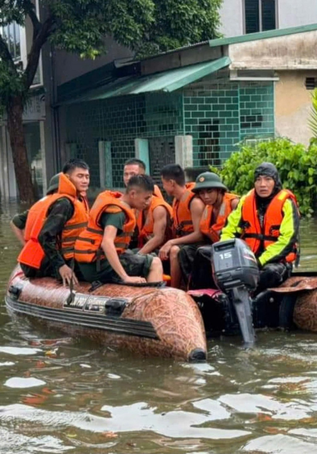 CLB Xuồng hơi cứu hộ thanh niên Hà Nội lên đường hỗ trợ các tỉnh bị ảnh hưởng bão lũ