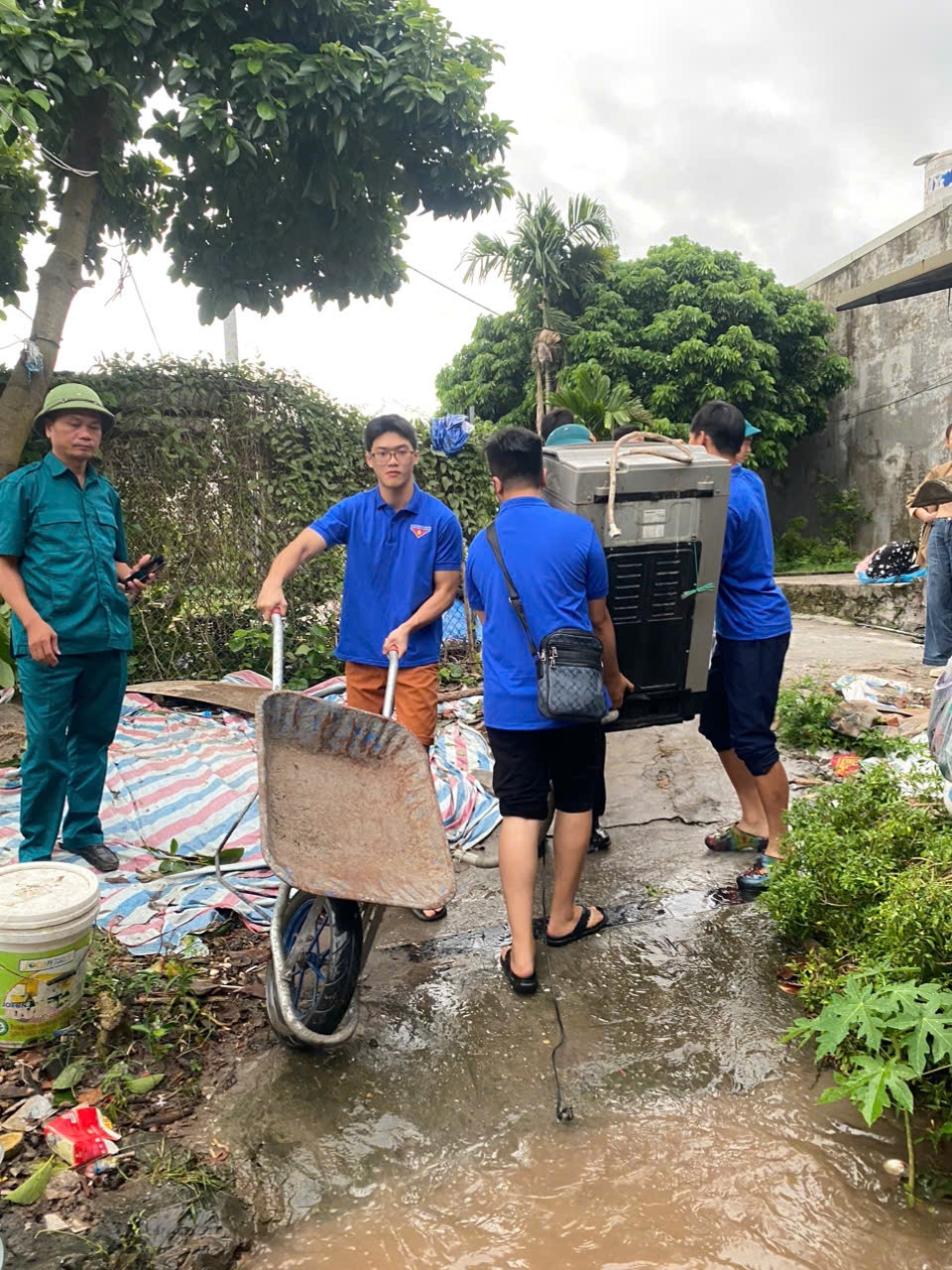 Quận Hoàng Mai: Dân nguy cơ ngập lụt… không lo lụt