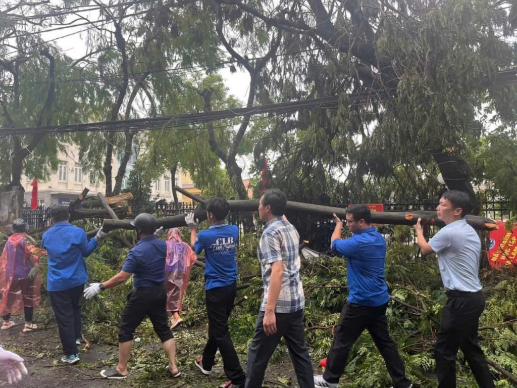 Hơn 8.000 đoàn viên, thanh niên tham gia khắc phục hậu quả bão Yagi