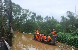 EVNHANOI nỗ lực huy động, tìm và khắc phục sự cố do bão lũ