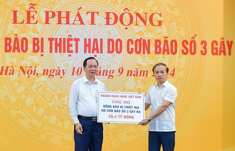 Ngành Ngân hàng trao tặng 38,4 tỷ đồng khắc phục hậu quả bão số 3