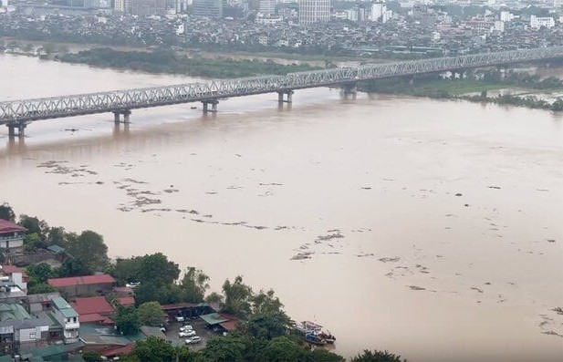 Lũ trên các sông có dấu hiệu giảm