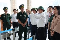 Biên phòng Cao Bằng chung tay, sát cánh cùng người dân khắc phục hậu quả bão số 3