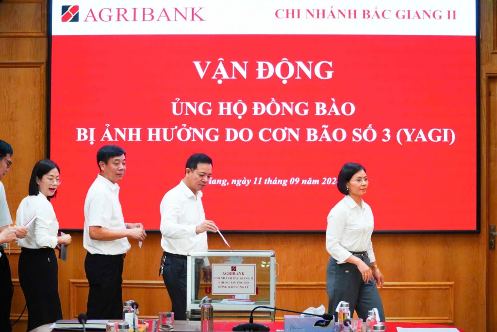  Cán bộ, người lao động Agribank toàn hệ thống quyên góp ủng hộ khắc phục hậu quả cơn bão số 3