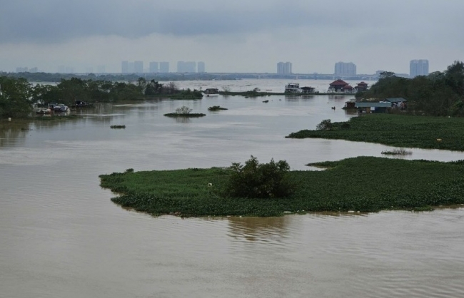 Hà Nội: Rút báo động lũ trên sông Hồng tại 10 quận, huyện