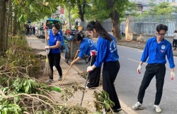 Quận Hai Bà Trưng đồng loạt ra quân tổng vệ sinh môi trường