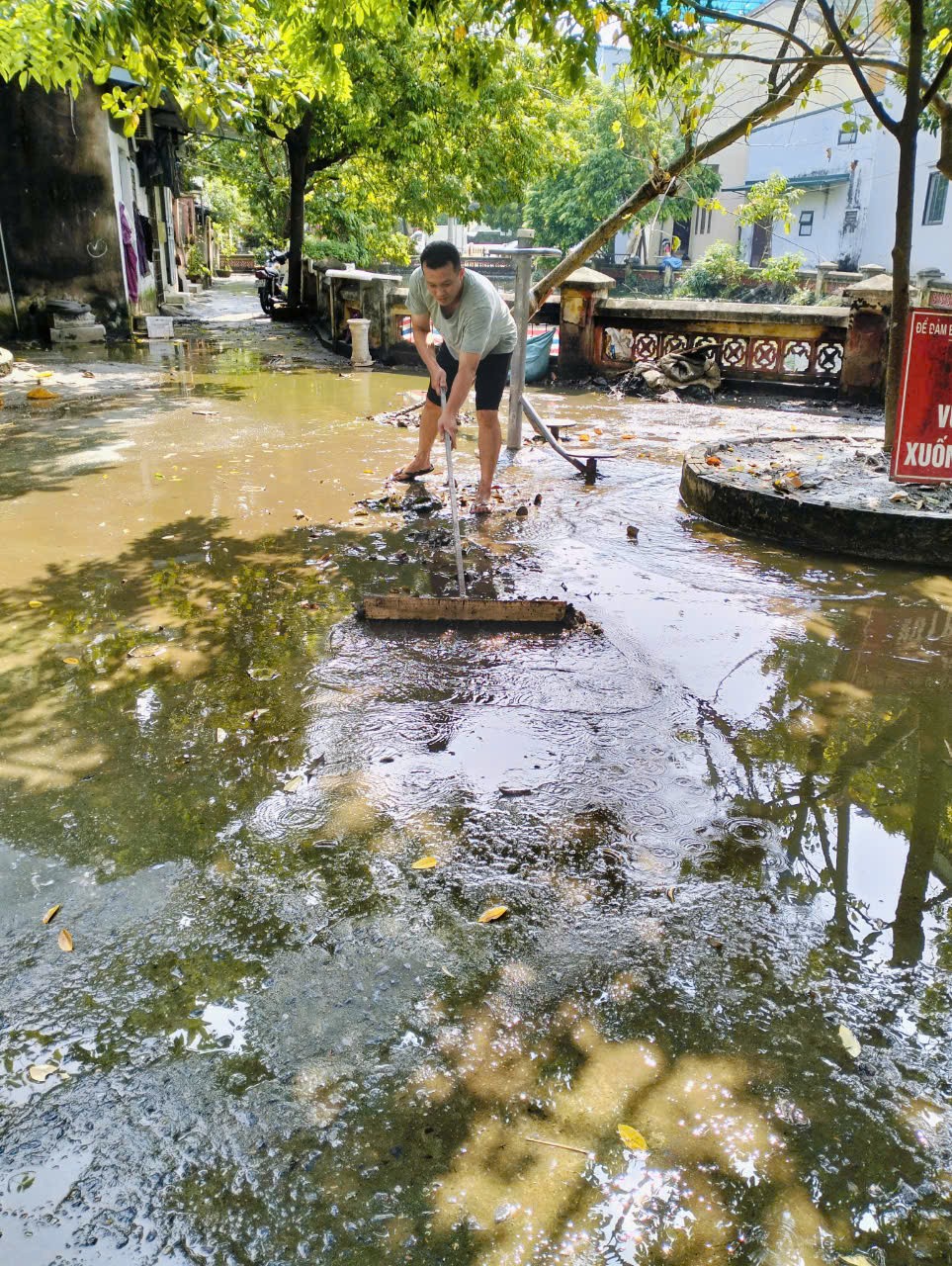 Toàn dân vệ sinh môi trường, khắc phục hậu quả mưa bão