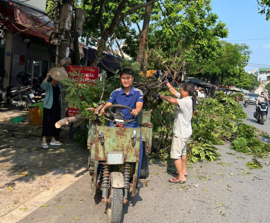 Toàn dân vệ sinh môi trường, khắc phục hậu quả mưa bão