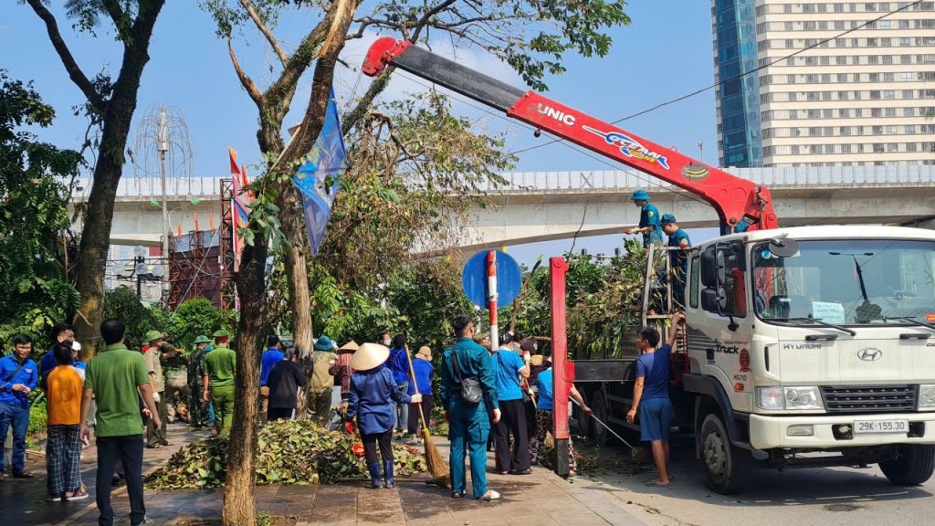 Toàn dân vệ sinh môi trường, khắc phục hậu quả mưa bão