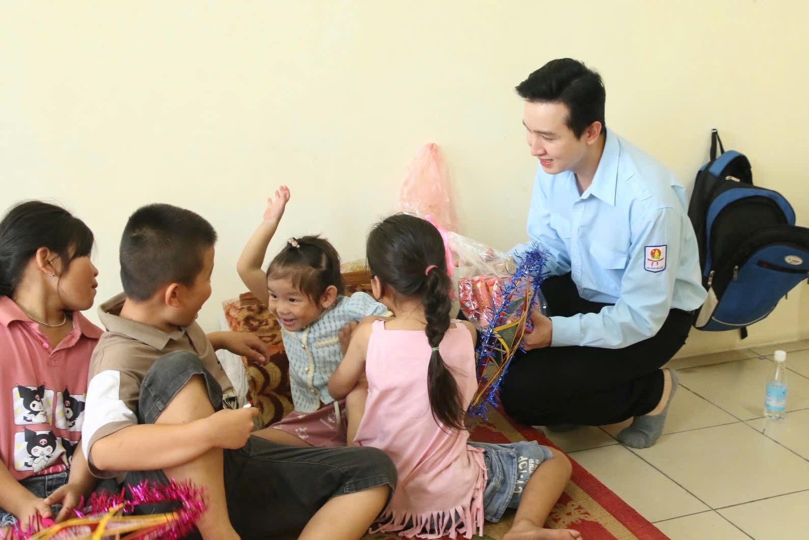 Mùa Trung thu trao gửi yêu thương tới cho các em nhỏ Quốc Oai