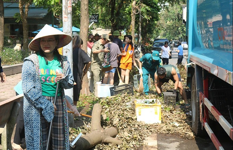 Quận Nam Từ Liêm: Tổng lực vệ sinh sau bão