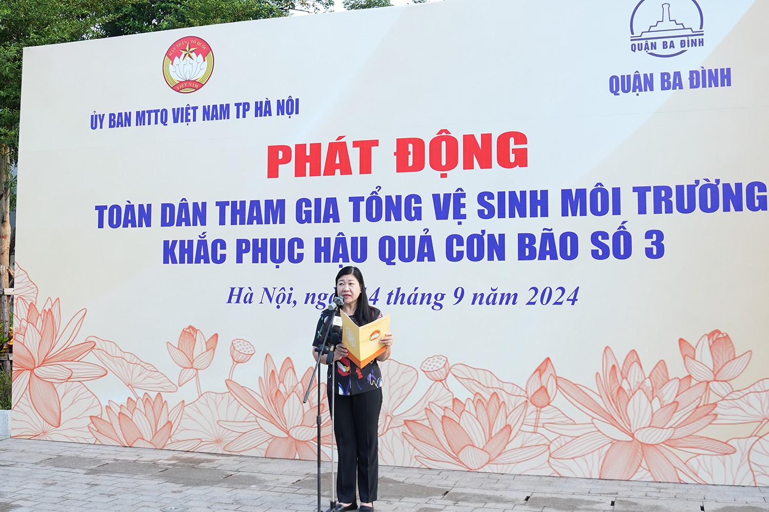 Chủ tịch Ủy ban MTTQ Việt Nam TP Hà Nội Nguyễn Lan Hương phát động chiến dịch