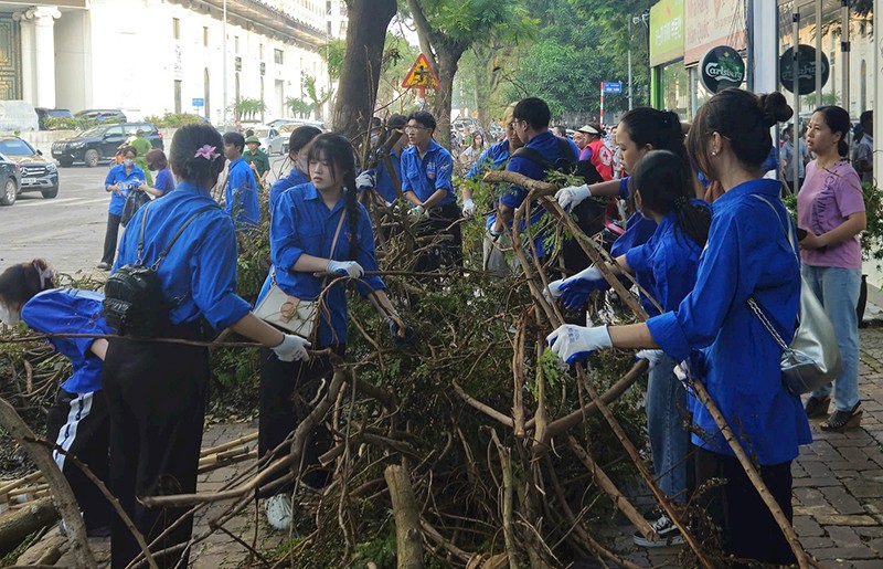 Quận Nam Từ Liêm: Tổng lực vệ sinh sau bão